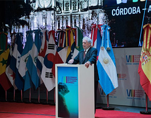 El rey llama a la fraternidad hispanoamericana y Vargas Llosa critica a Obrador