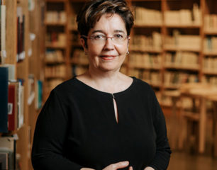 La filóloga Dolores Corbella, elegida para ocupar la silla «d» de la RAE